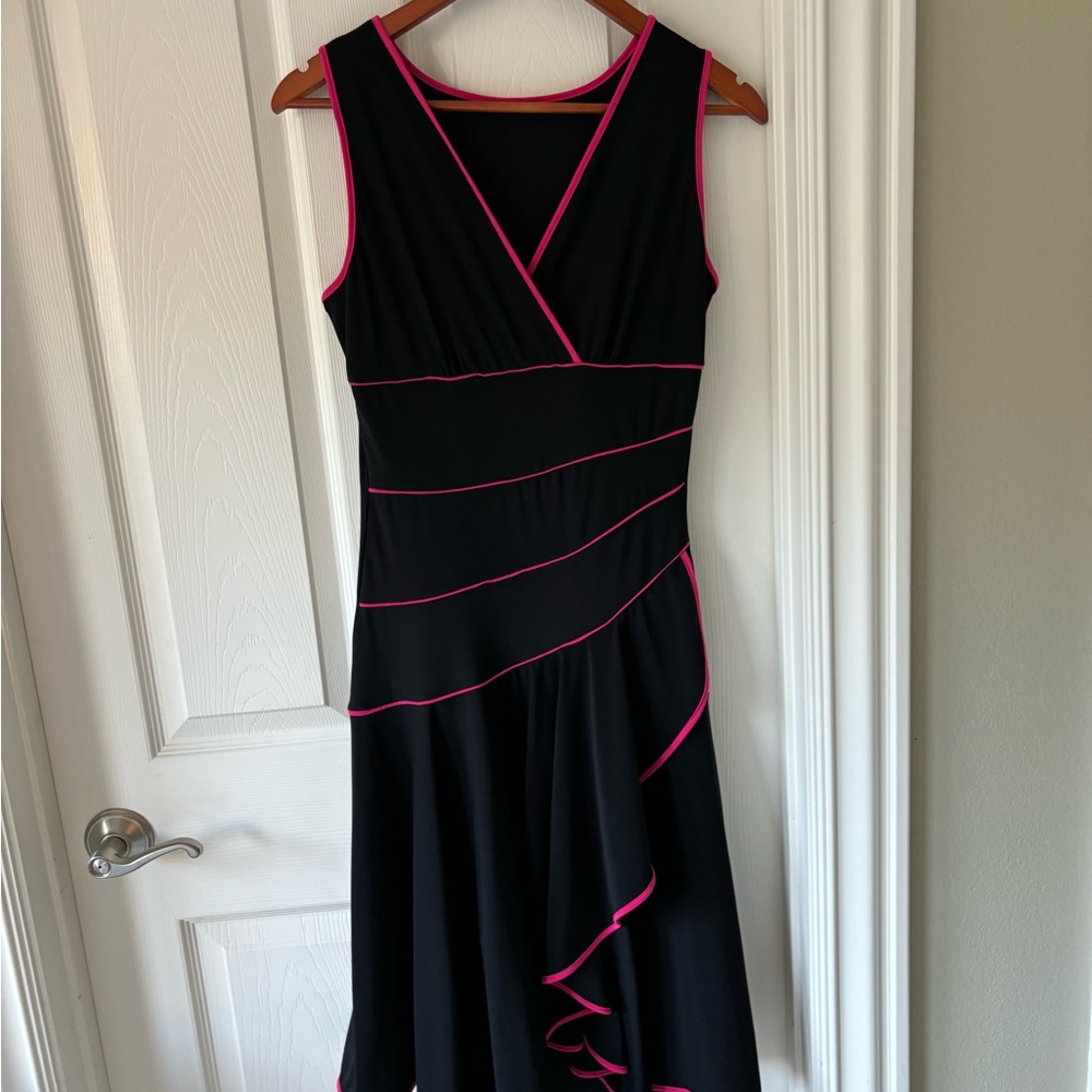 Beautiful dress, cocktail, dance, date night. Elegant. Like new